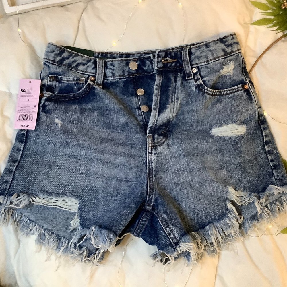 NWT - High Waisted Medium Wash Distressed Jean Shorts - Size 6